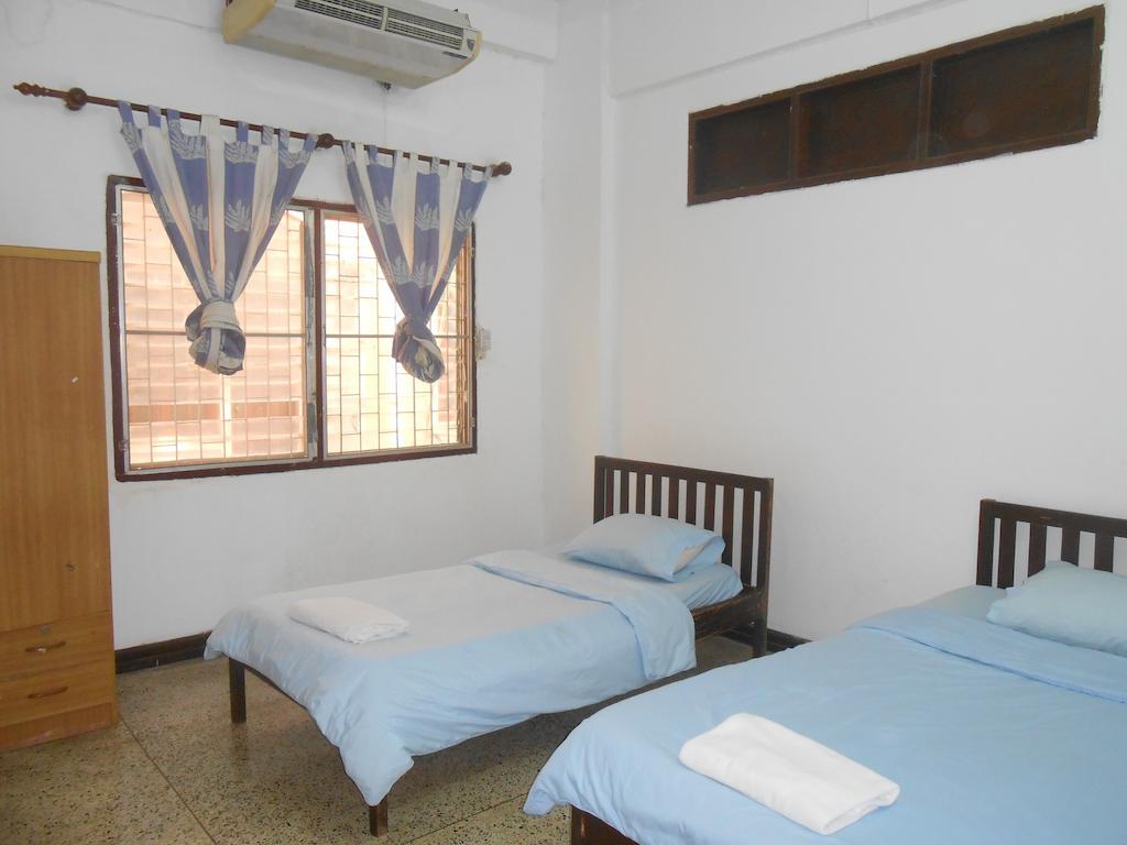 Saysouly Guesthouse Vientiane Zimmer foto